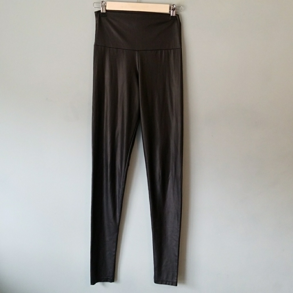 Black coated faux leather leggings